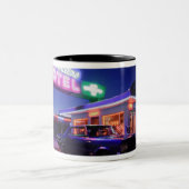 Tucumcari、ニューメキシコ、米国。 ルート66 2 ツートーンマグカップ (中央)
