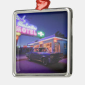 Tucumcari、ニューメキシコ、米国。 ルート66 2 メタルオーナメント (左)