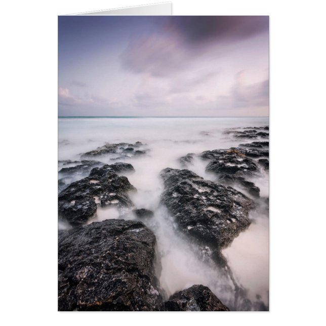 Tulumの溶岩のビーチ (正面)