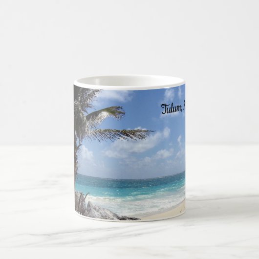 Tulum、メキシコ-太陽の休暇-をマグ浜に引き上げて下さい コーヒーマグカップ (中央)