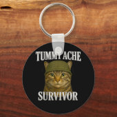 Tummy Ache Surviver CatミームおもしろいKitten Gift Men キーホルダー (正面)