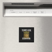 Tummy Ache Surviver CatミームおもしろいKitten Gift Men マグネット (インサイチュ (食洗機))