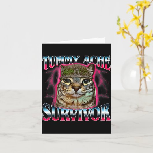 Tummy Ache Survivor Cat Meme Funny Saying Cats Ani カード (黄色い花)