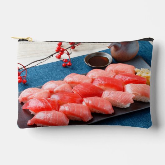 Tuna Parade Pouch – Elegant Sushi Design アクセサリーポーチ (正面)