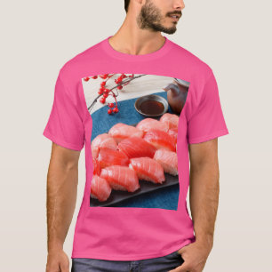 Tuna Parade – Red Gradient Tシャツ
