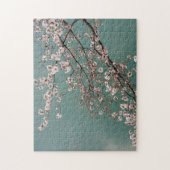 turquoisの背景の淡いピンクの桜 ジグソーパズル (縦)