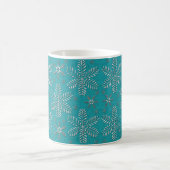 Turquoise and Silver Snowflakes Christmas Mug コーヒーマグカップ (中央)
