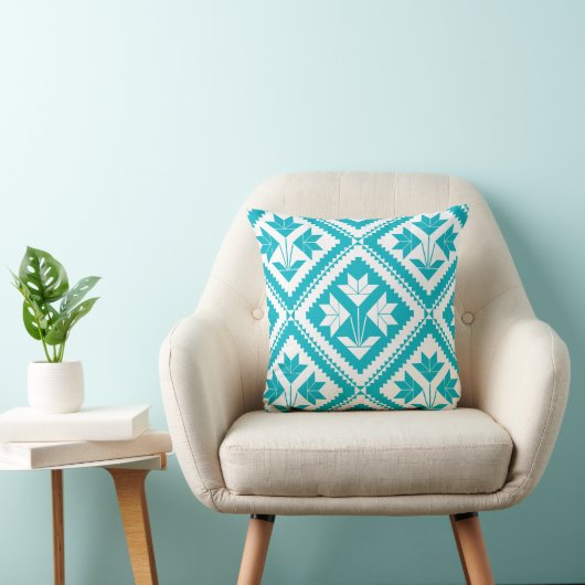 Turquoise Floral Quilt Throw Pillow クッション (椅子)