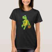 Turtle plays and loves Basketball Tシャツ (正面)