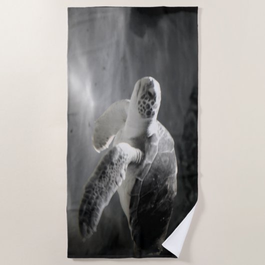 Turtle Swimmer ビーチタオル (正面)