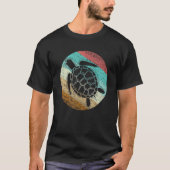 Turtle swimming in the Sea Tシャツ (正面)