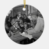 Tuskegeeのパイロットの332nd戦闘機のグループのパイロット セラミックオーナメント (正面)