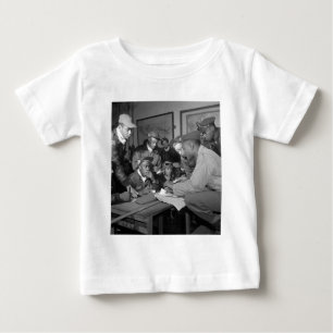 Tuskegeeのパイロットの332nd戦闘機のグループのパイロット ベビーTシャツ