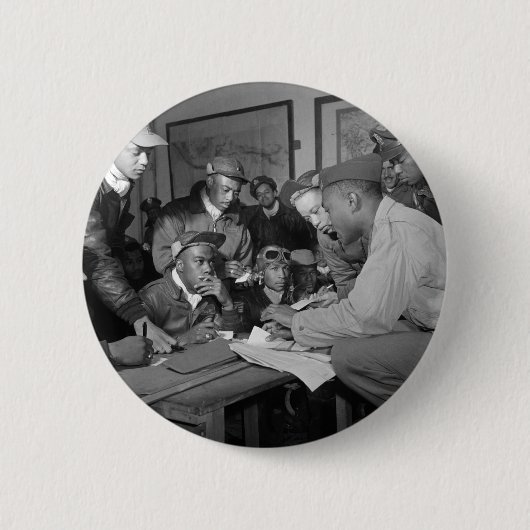 Tuskegeeのパイロットの332nd戦闘機のグループのパイロット 缶バッジ (正面)