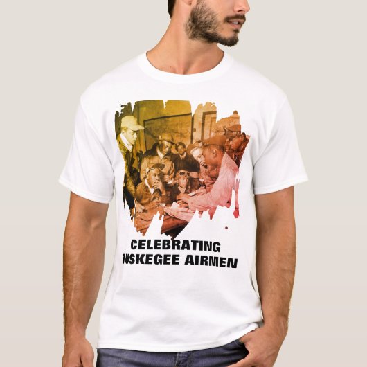 TUSKEGEE AIRMENアフリカ系アメリカ人ヒーロー Tシャツ (正面)