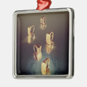 Tutankhamunの墓からの5つのリングや輪、 メタルオーナメント (左)