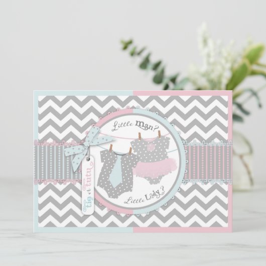 TutuまたはTie & Chevronプリントの性別表示 招待状 (スタンド正面)