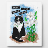 Tuxedo Cat and Lilies | Inspirational Quote フォトプラーク (正面)