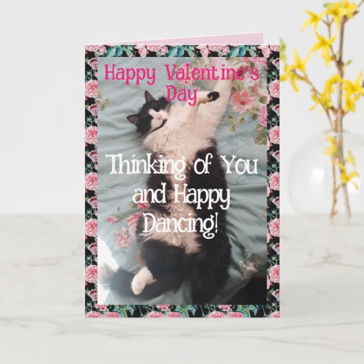 Tuxedo Cat Cute Funny Valentines Day Happy Dance カード (黄色い花)