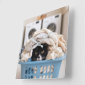Tuxedo Cat Hiding in Laundry Basket スクエア壁時計 (傾斜)