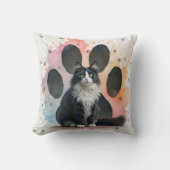 Tuxedo Cat with a Paw Print Background クッション (正面)