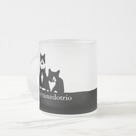 TuxedoTrioの曇らされたガラスのマグ フロストグラスマグカップ (正面左)