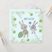 Twee paashaasjes met ei en bloem. カード (正面/裏面インサイチュ)