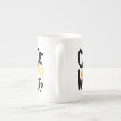 TWEETY™ – かわいいかな? ボーンチャイナマグカップ (裏面)