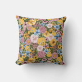 TWEETY™ Floral Embroidery Pattern クッション (正面)