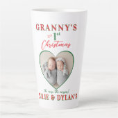 Twin Babies Merrier 1st Christmas Grandparent Gift カフェラテマグ (正面)