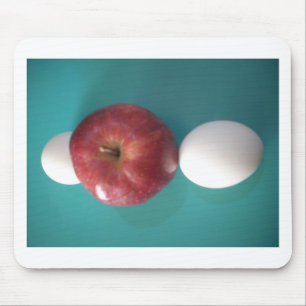 Twin Egg red apple for a pie.JPG マウスパッド