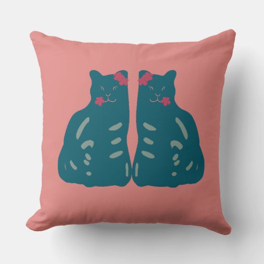 Twin Kittens Throw Pillow クッション (正面)