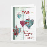 TWIN LOVE HANGING OUT WITH U-BIRTHDAY WISH カード<br><div class="desc">SEND THIS COOL CARD TO YOUR TWIN AND I BET YOU GET TOGETHER FOR HIS OR HER BIRTHDAY FOR SURE. THE HEARTS HAVE IT!</div>