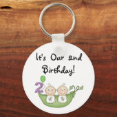Twin Peas in a Pod 2nd誕生日Tシャツとギフト キーホルダー (正面)