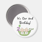 Twin Peas in a Pod 2nd誕生日Tシャツとギフト マグネット (正面/裏面)