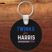 Twinks For Kamala Harris キーホルダー (正面)