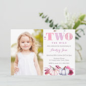 TWOで野生の2番目の誕生日招待状とカボチャ 招待状 (スタンド正面)