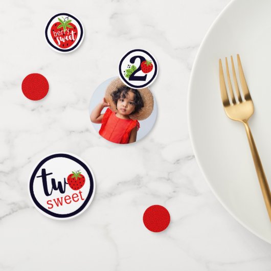 TWOスイートストロベリー誕生日ガール2年パーティー コンフェッティ (グループ)