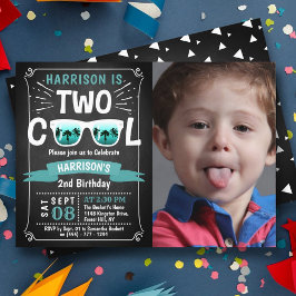 Two カッコいい Boys Chalkboard写真2nd Birthday 招待状
