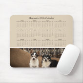 Two Adorable Chihuahuas on a Sofa – 2026 Calendar マウスパッド (マウス)