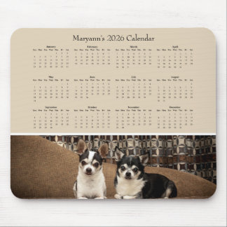 Two Adorable Chihuahuas on a Sofa – 2026 Calendar マウスパッド