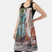 Two brown table outside エプロン (インサイチュ)