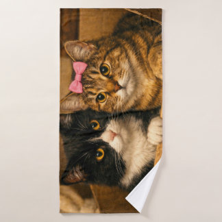 "Two Cats in a Cardboard Box – Cozy Bath Towel バスタオル