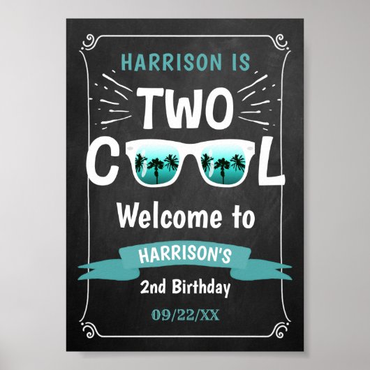 Two Cool ブラックボードの男の子 2歳の誕生日ウェルカムサイン ポスター (正面)