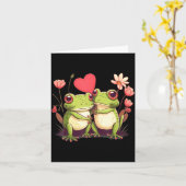 Two Frogs Valentines Day Love On Couple Frog カード (黄色い花)