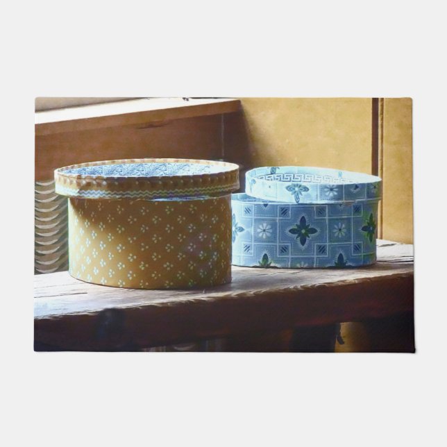 Two Hat Boxes ドアマット (正面)