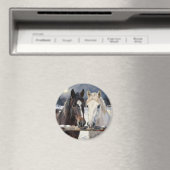 Two Horses on a Snowy Farm Under the Moon マグネット (インサイチュ (食洗機))