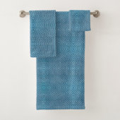 Two images of blue towels with a geometric diamond バスタオルセット (インサイチュ)