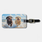 Two Labrador Retrievers on Beach ラゲッジタグ (正面横)