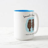Two Lovely Cute Otters Custom Name Valentine's Day ツートーンマグカップ (正面右)
